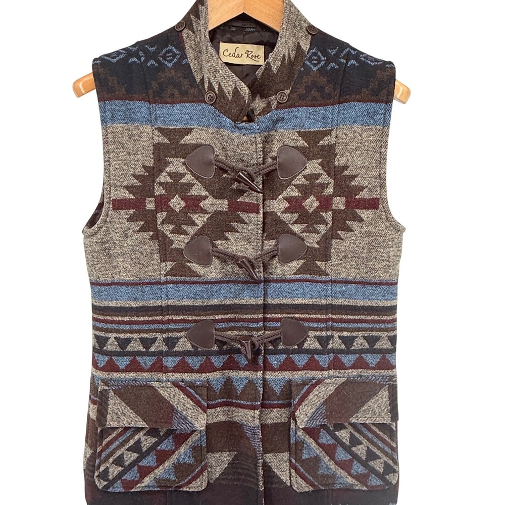 Cedar Rose Aztec Print Toggle Vest Women's‎ Size Medium Southwestern Style